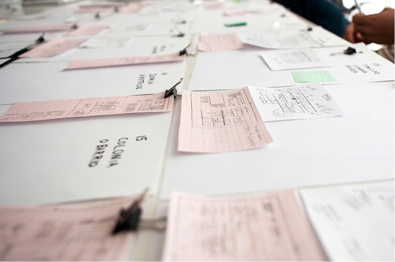 Cobros indebidos y cheques pagados irregularmente: cómo reclamar al banco y a INDECOPI